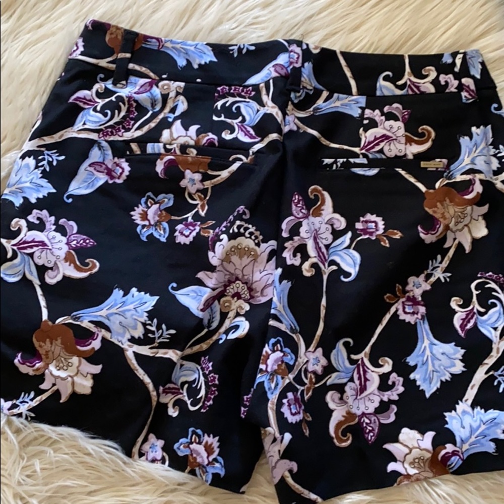 Shorts - Picture 2 of 3